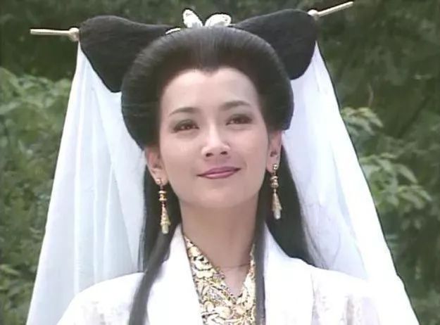 脑洞大开新白娘子传奇里面南宋皇帝要求白素贞为他抗金