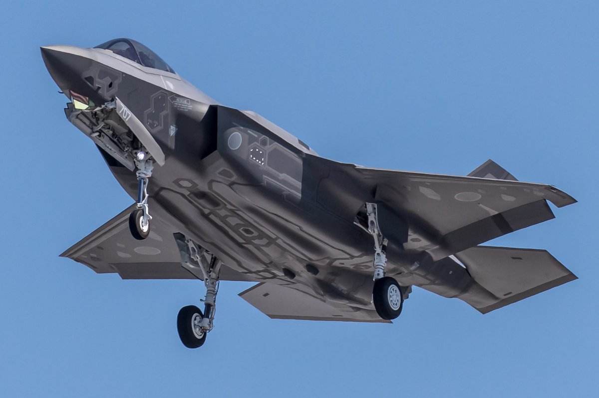 日本确认失联f-35战斗机坠毁 已发现战机尾翼