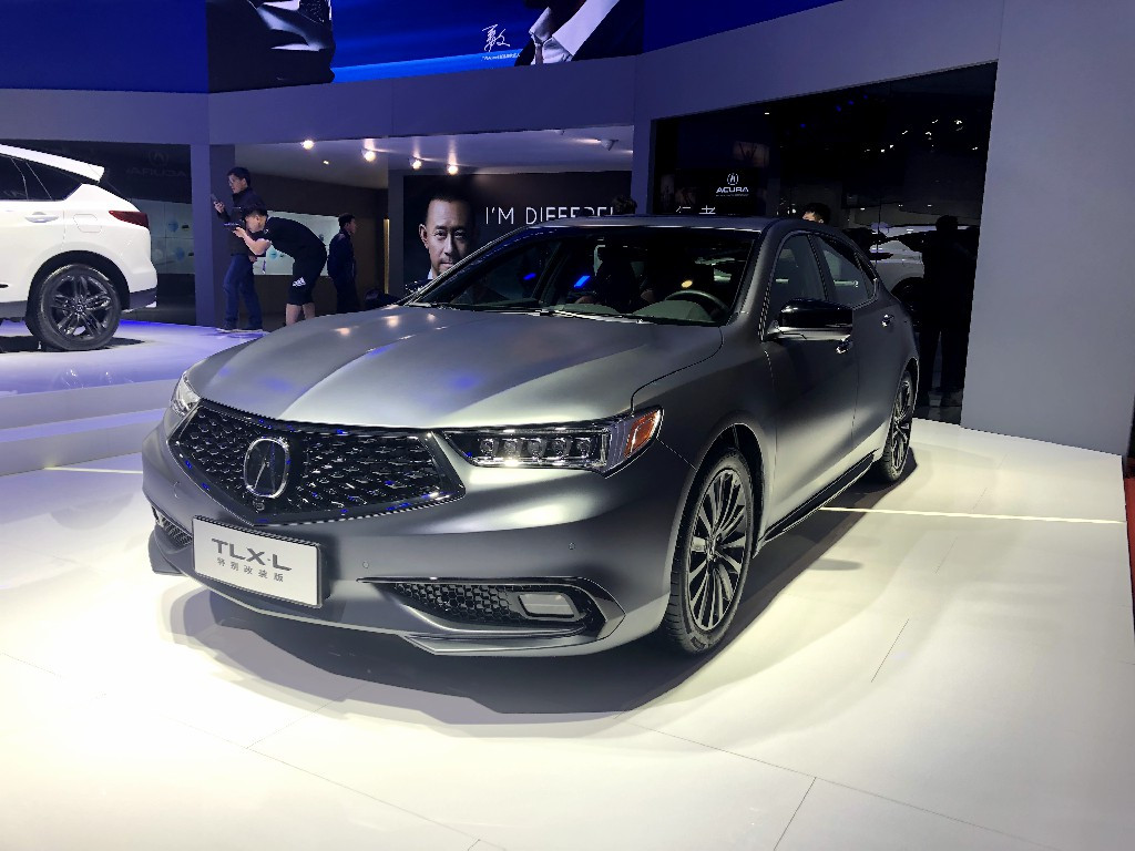 展台实拍|讴歌tlx-l一款被市场低估的豪华车 就是内饰太过时