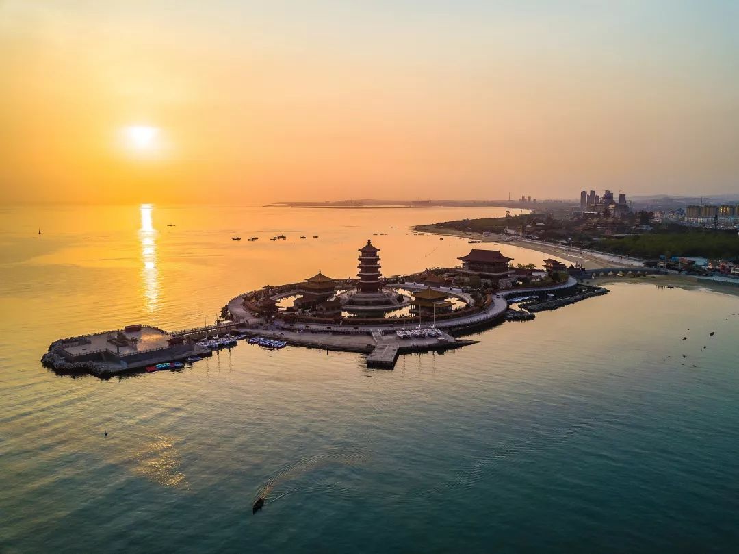 蓬莱,也因此而享有了"人间仙境,休闲天堂"的美誉.