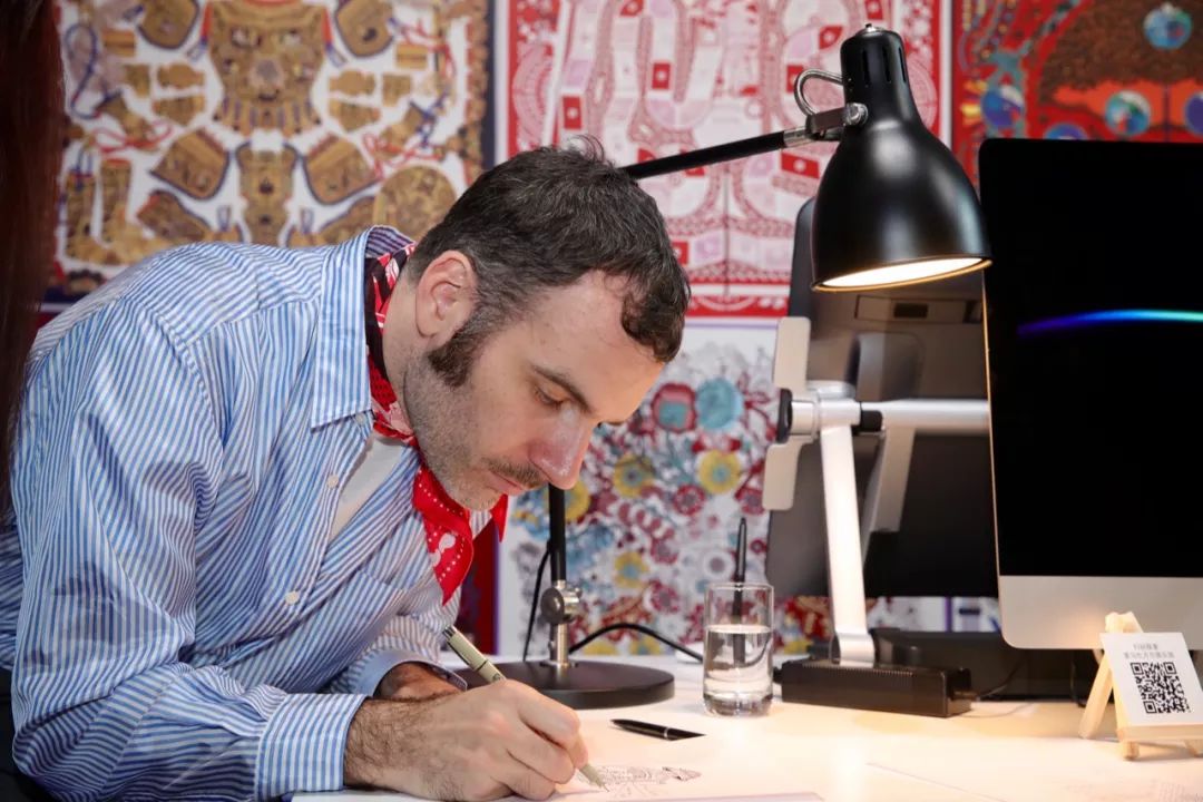 马利)负责,他从2008年开始与爱马仕合作,至今已经为品牌设计了二十多