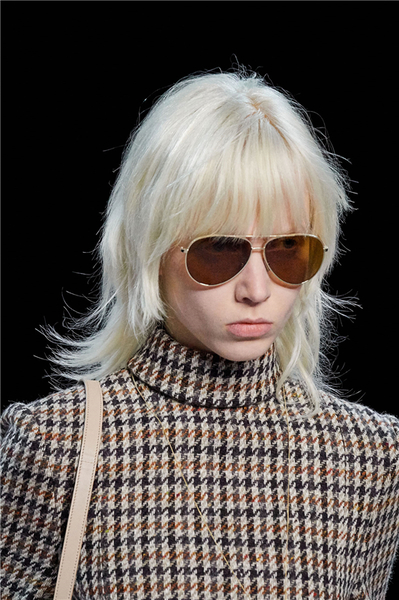 占据伸展台光芒的抢眼太阳镜