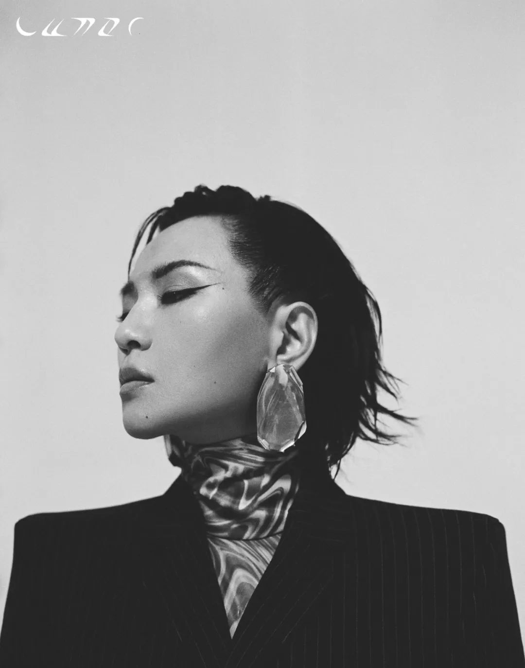 新专辑「lunar」| 周笔畅×周耀辉企划全解:由女体重新体验生命