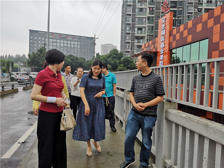 政协委员调研宝圣湖街道水污染防治工作