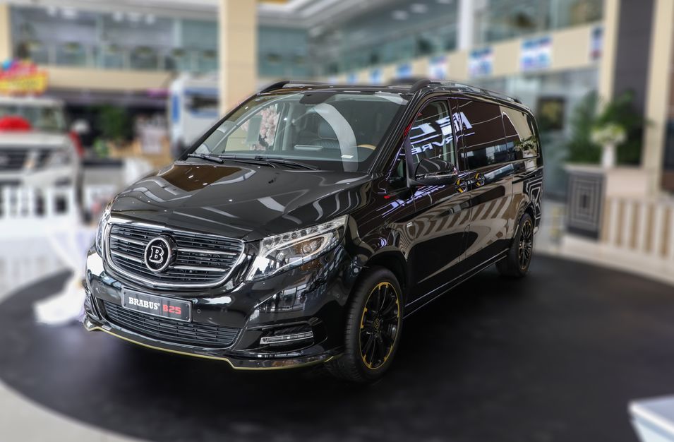 最快的量产商务车巴博斯b25,这外观走在街上回头率超高!