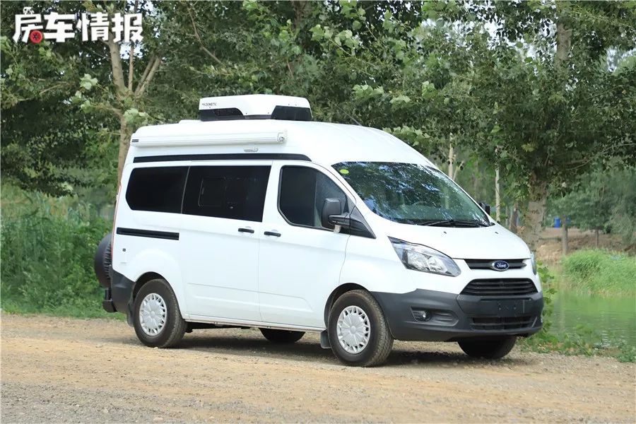 适合老两口使用的20万级房车,67汽油自动挡,车身小巧驾驶灵活__凤凰