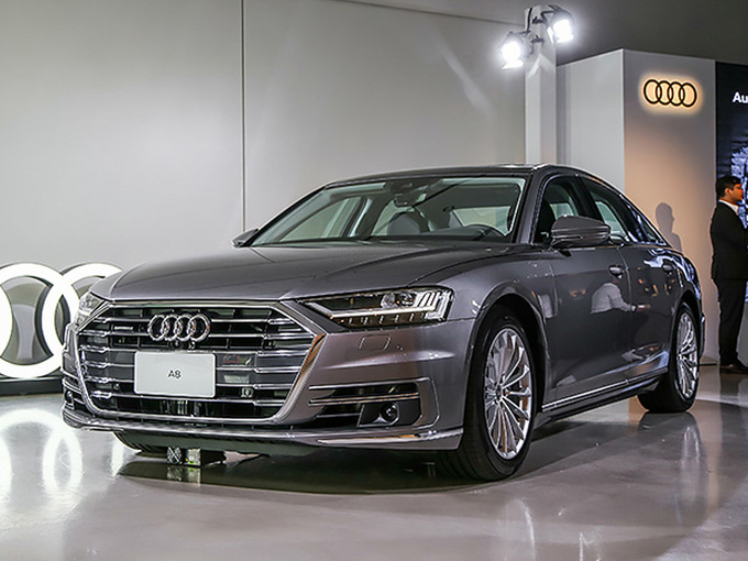 奥迪新款a8开启预售,标配acc系统,尺寸比奔驰s还大__凤凰网