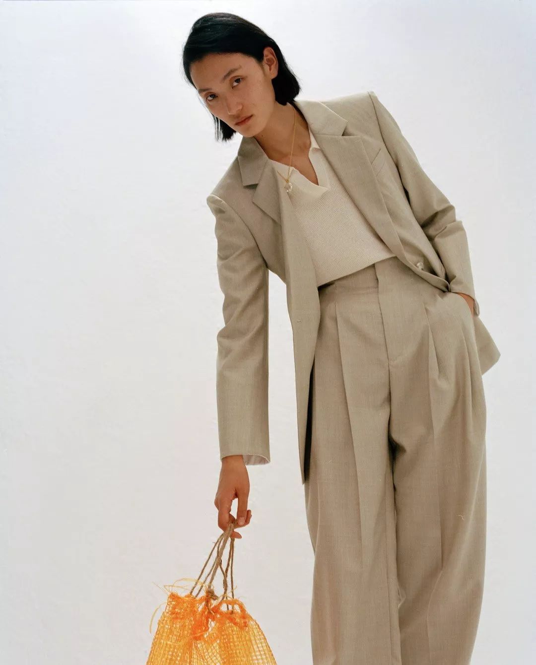 超模张丽娜拍摄editionsummer2019型录