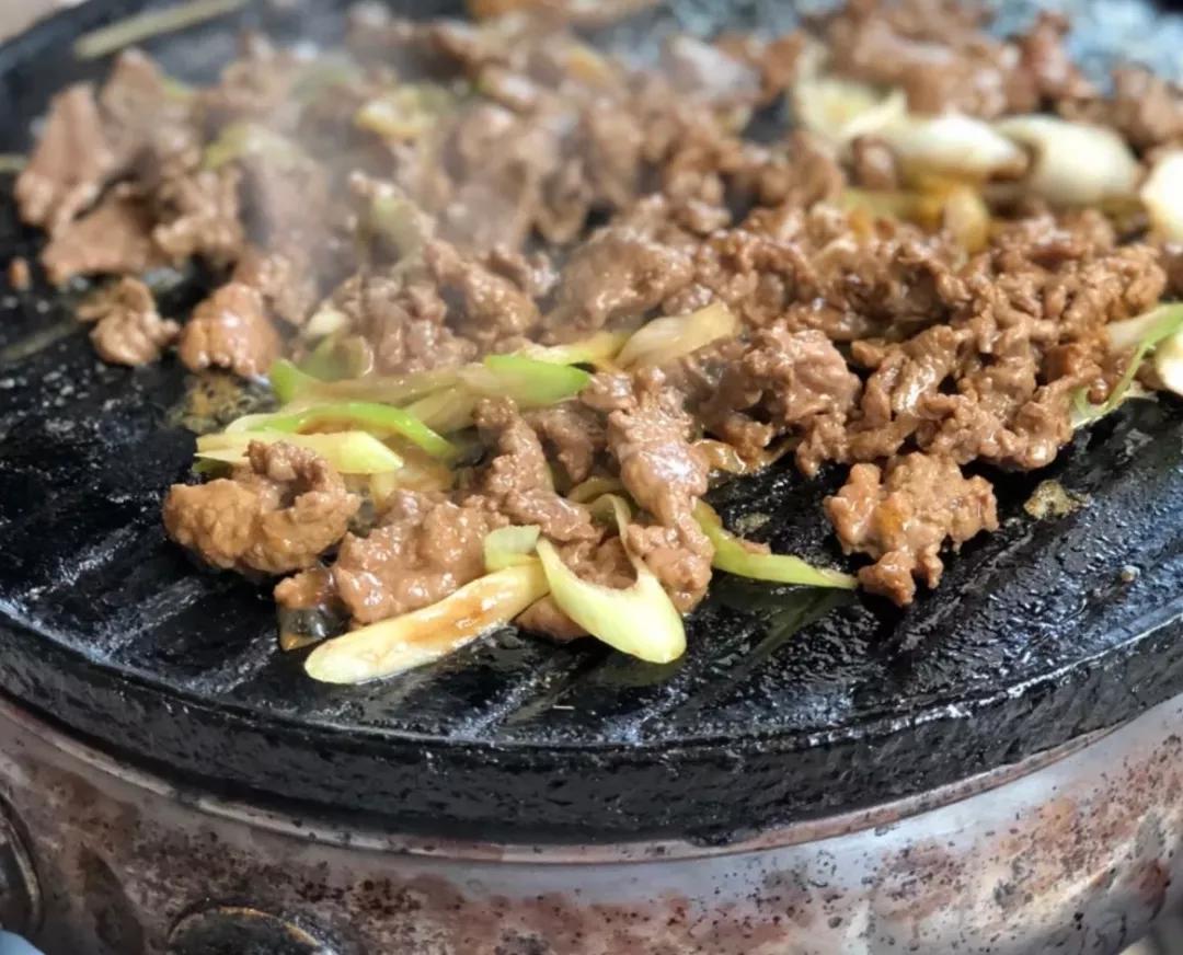 老北京地道的八家炙子烤肉!!您是文吃还是武吃?__凤凰网