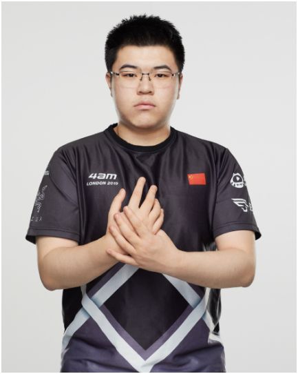 比甄嬛传还精彩,4am队员"内讧",long终于对韦神下手了?