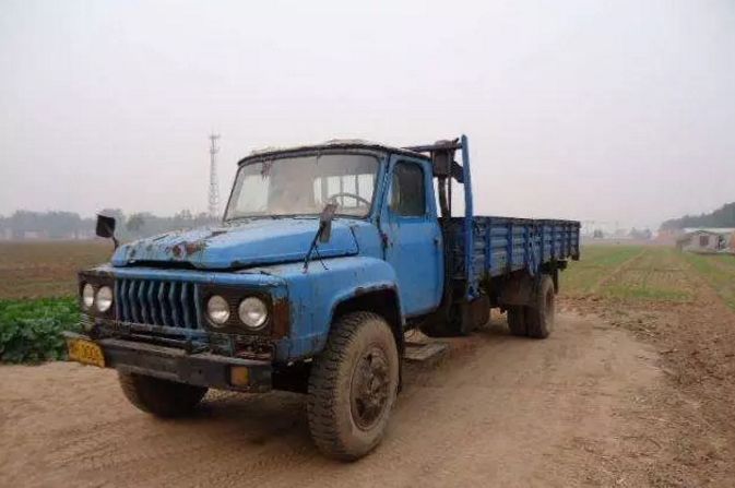 新中国造车史:1956-1995年父辈开过的这9款卡车,你认识几辆?