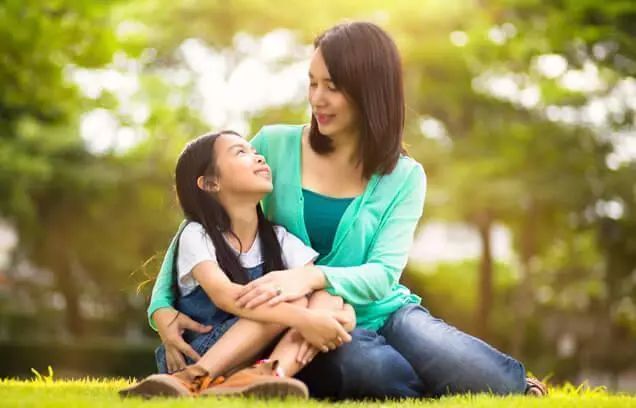 小孩爱告状,爱计较,大人教错,8大教养方法培养孩子eq