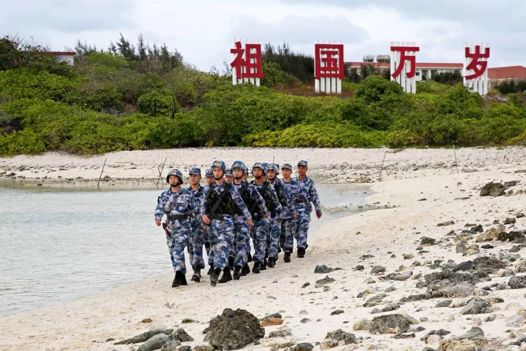 关注丨百余名海军实习教员踏上西沙永兴岛