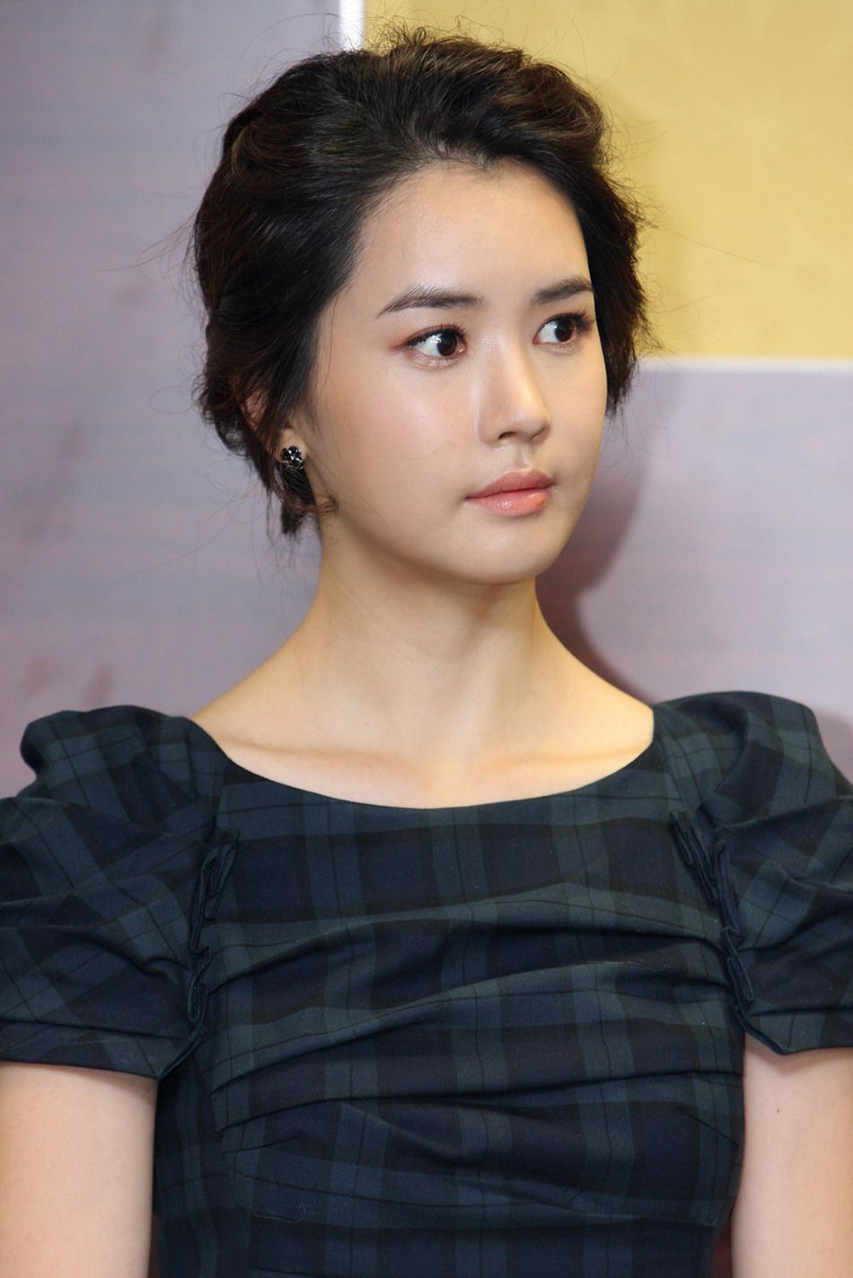 《新娘18岁》女主嫁检察官被宠成公主,男主弟弟去世,她脸僵热恋