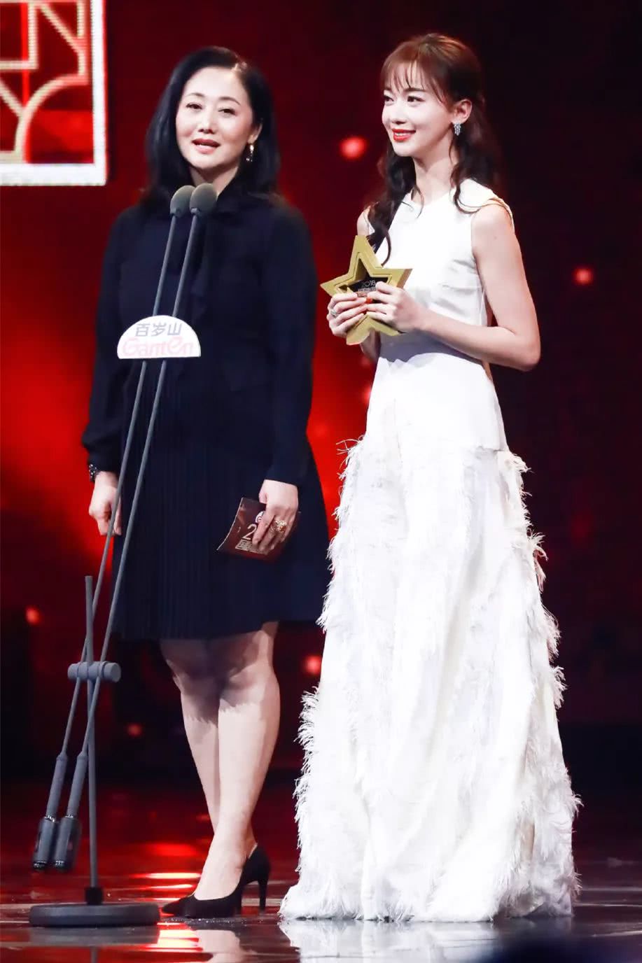 国剧盛典15位女星同台争艳,延禧主演太惊艳,秦岚女人味十足!