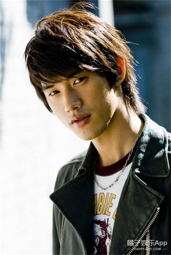 还记得2006届加油好男儿吴建飞吗他现在长这样啦