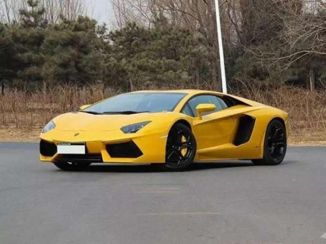 冯绍峰对于而汽车是非常喜爱的,而且他也买了非常多的豪车.