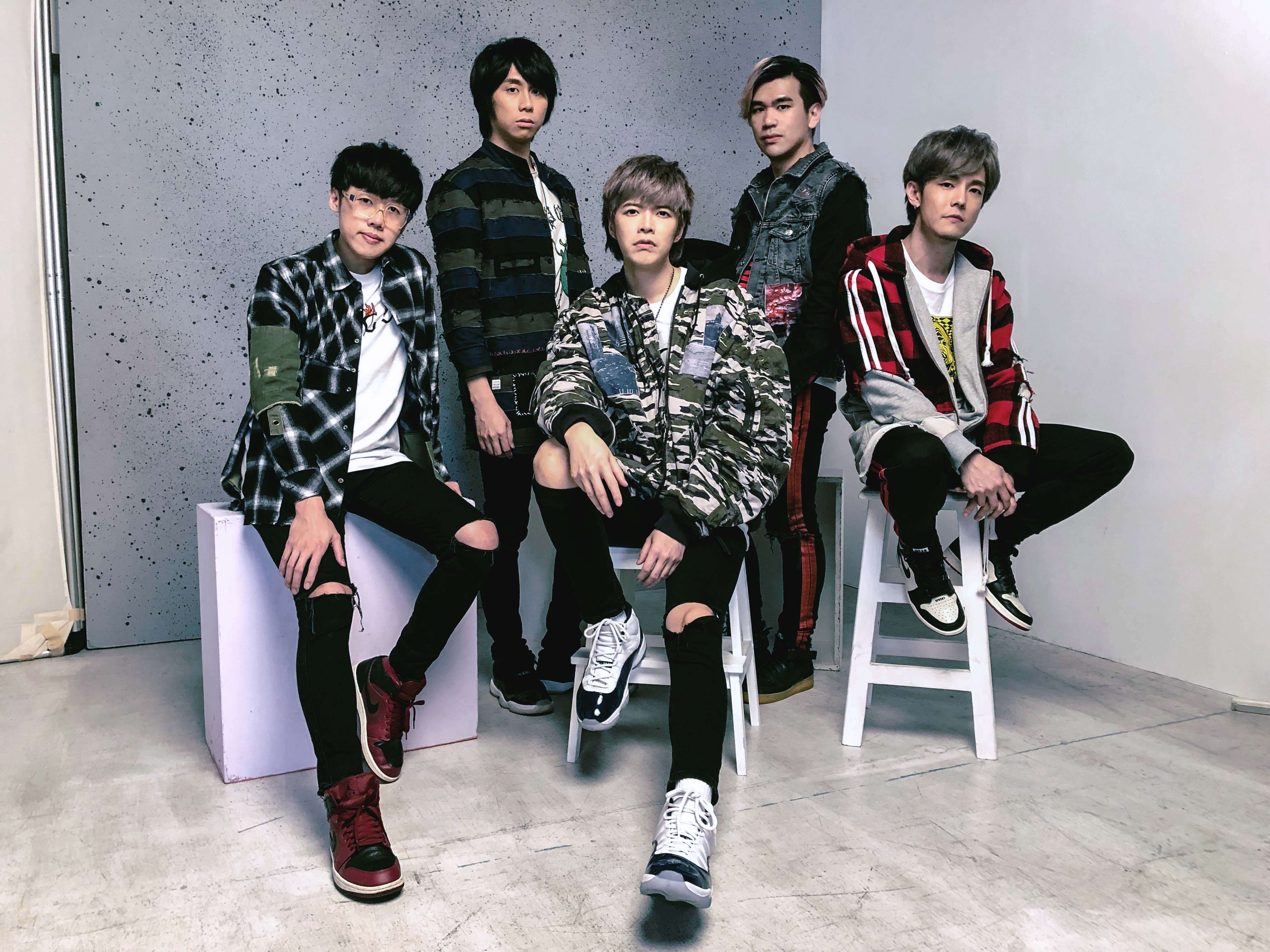 八三夭《一事无成的伟大》高雄演唱会,官网会员首购秒杀完售,1/27全面