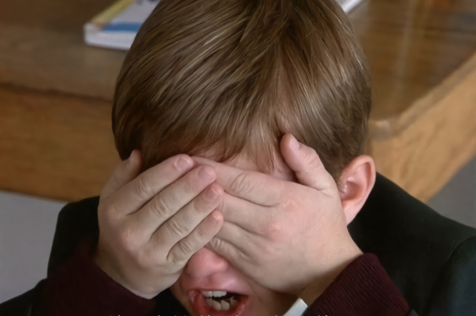 男孩天生鬼眼死者找他帮忙他却捂着眼睛不敢看