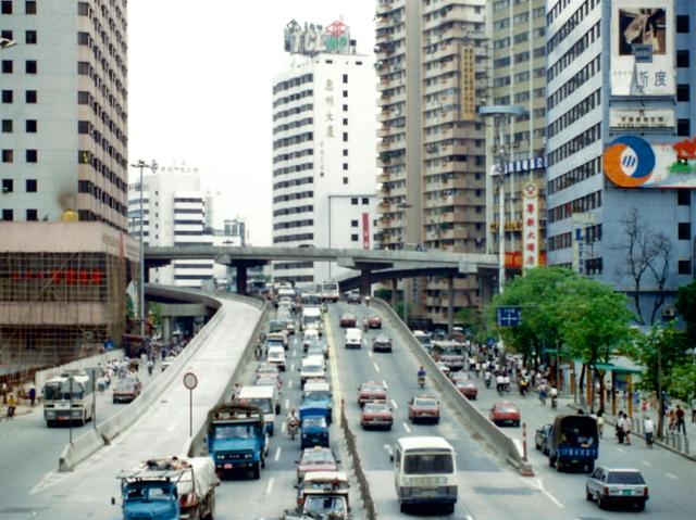 九十年代初广州街拍快速发展的大都市