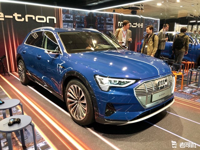 世界上唯一一台阿斯卡里蓝奥迪etron加上蓝色的audiexclusive内饰简直