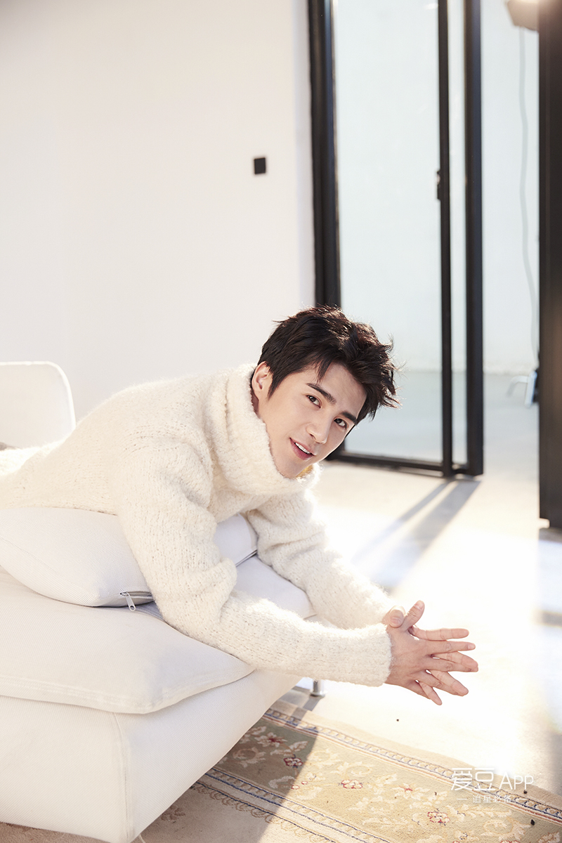 消息姜潮情人节写真曝光暖潮来袭阻击女心