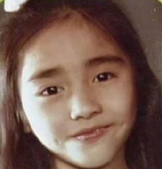 酒窝美女黎姿,逆袭丑小鸭的人生展光彩!网友:喜欢你!没道理!