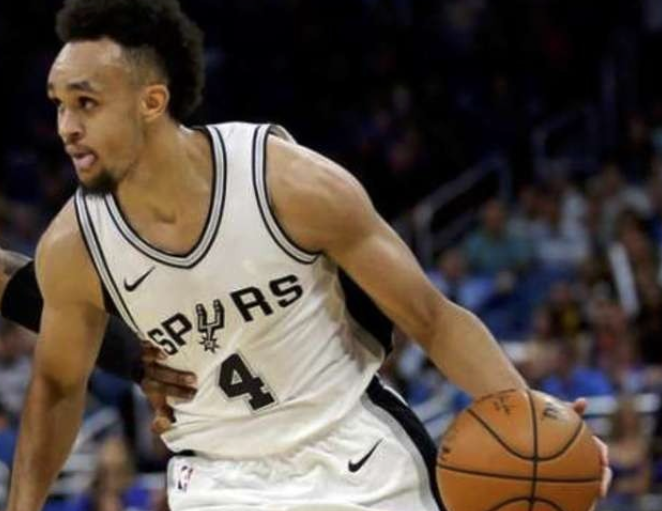 德里克怀特我们要继续提高防守赢球最重要