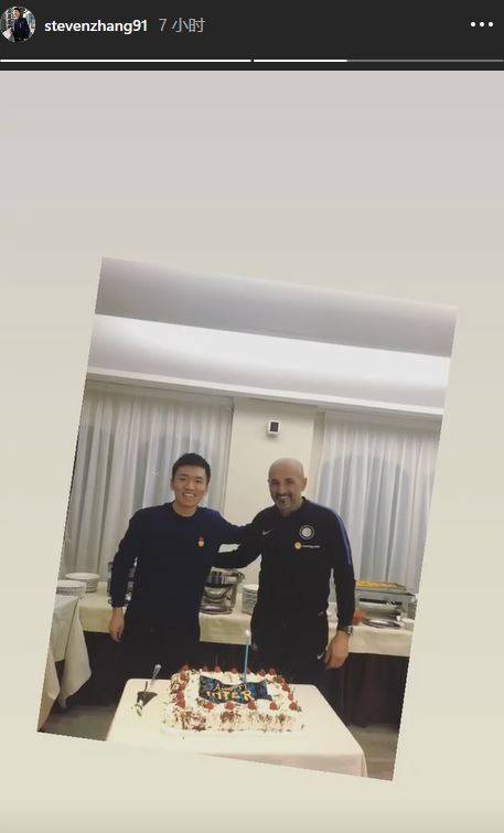 张康阳与全队一起为俱乐部庆生__凤凰网