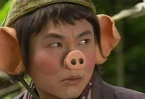 对很多80后来说,当初是一部"毁三观"式的《春光灿烂猪八戒》让恶搞版