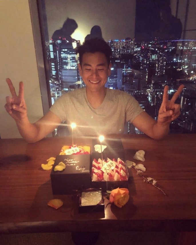 彭于晏37岁生日大发表情包余文乐崔始源晒相献祝福