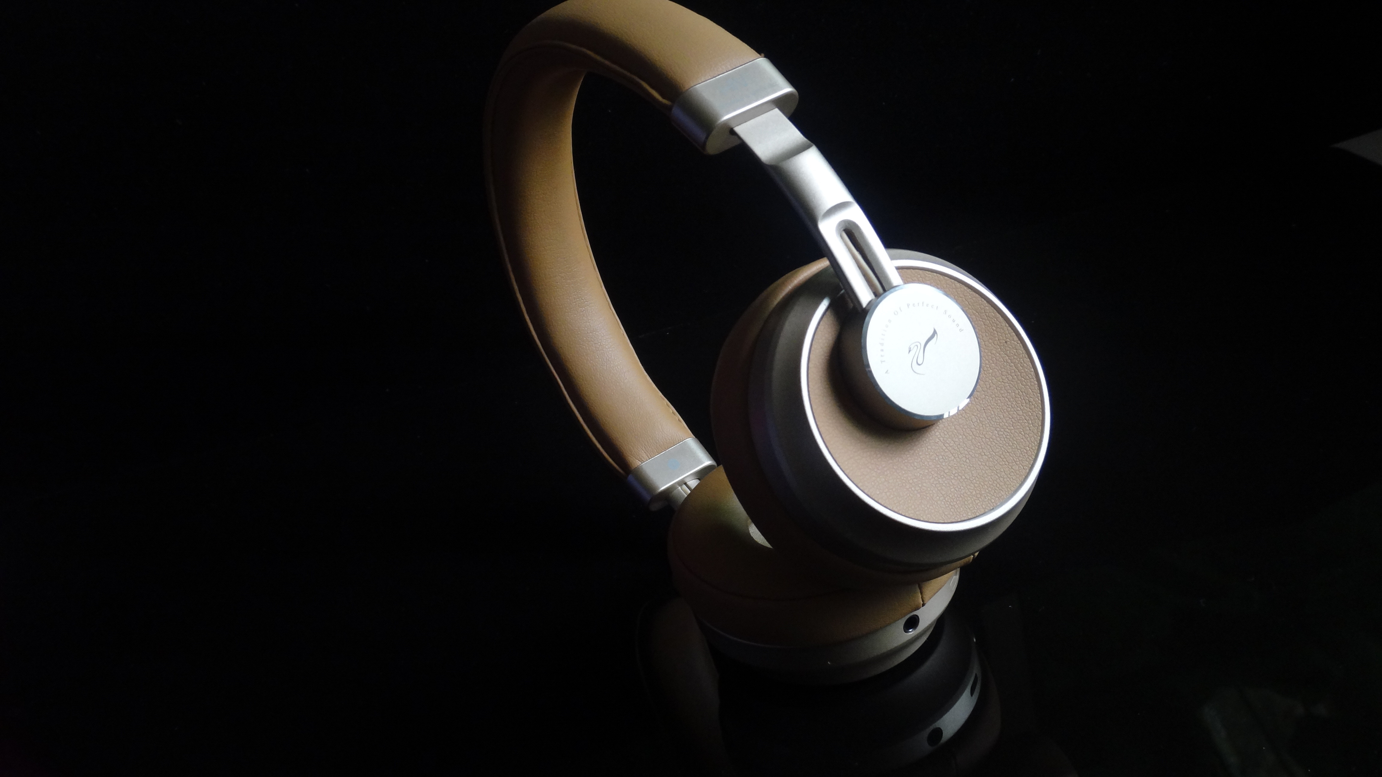 我的第一款头戴式耳机惠威hiviaw65头戴式无线蓝牙耳机