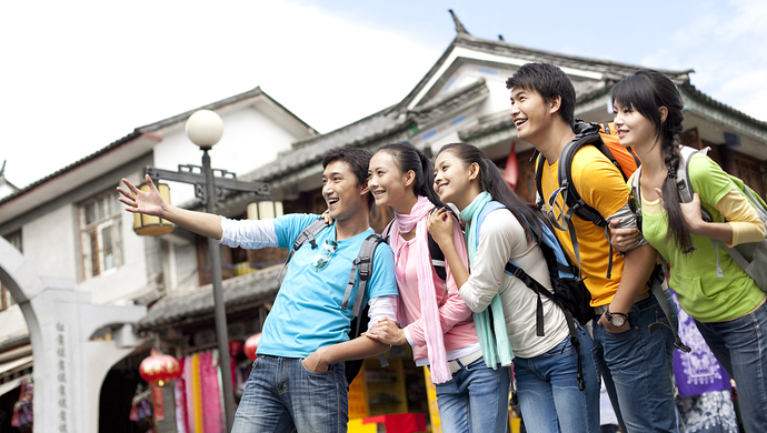 清明小长假人从众揭秘赏花游文化游最受捧这些景区迎来大批游客