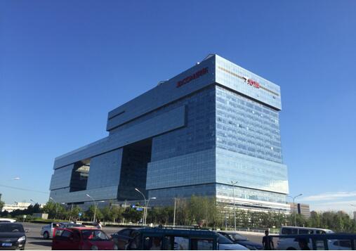 京东确认胡胜利王笑松调任零售集团具体职位未回应