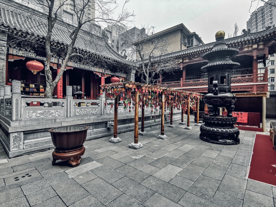 西安有太多的寺院,也許罔極寺並不突出,假如你路過這裡可以進來轉轉