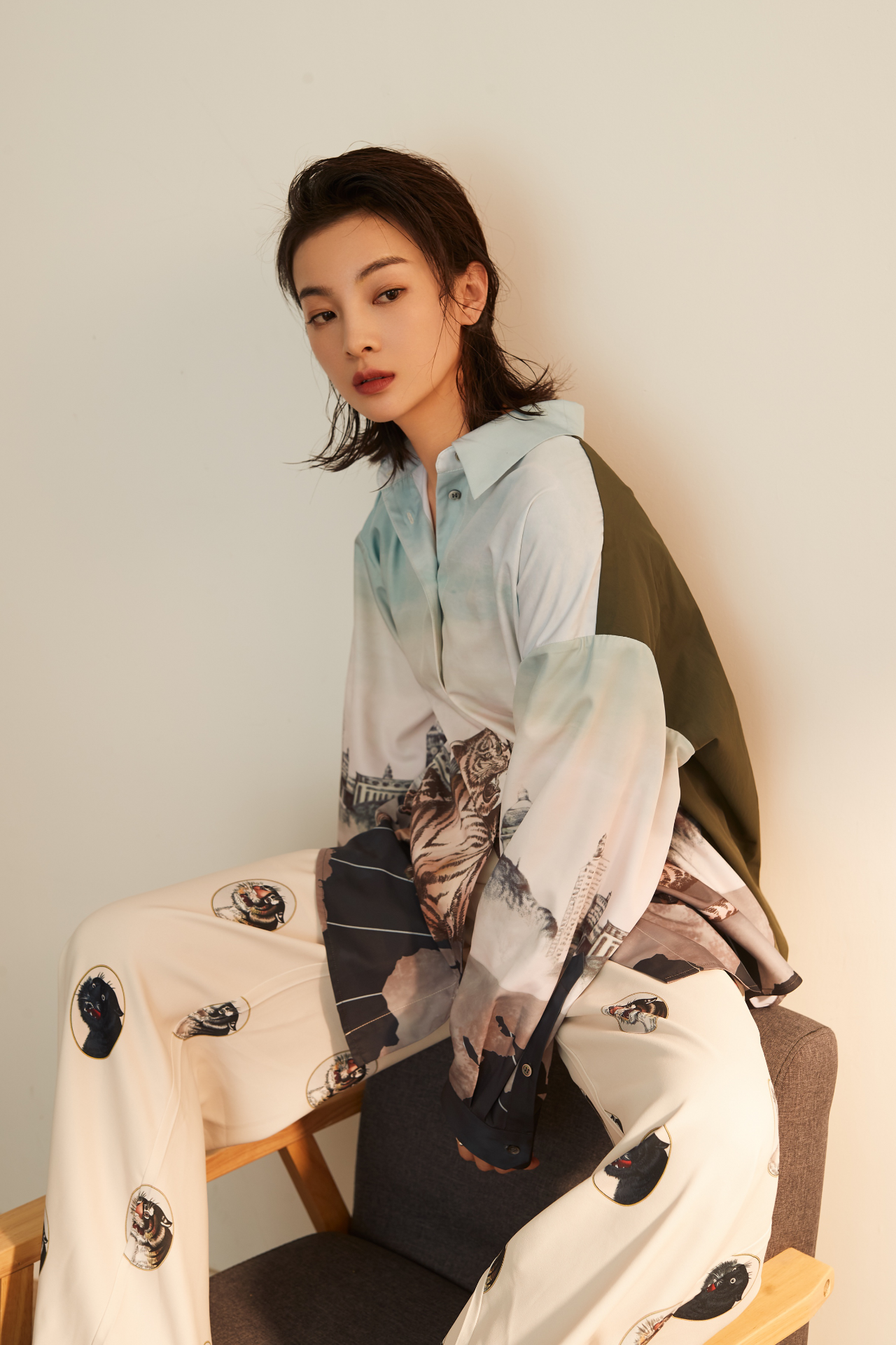 演员杨杏变身励志健身女星,身材管理强势吸引视线