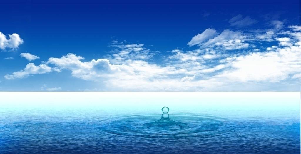 中年人有很多事情就像滴入大海的一滴水一样,就那么过去了,这也可能就