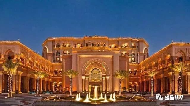 中国惊现一座价值105亿黄金豪宅,连马桶都是黄金打造__凤凰网