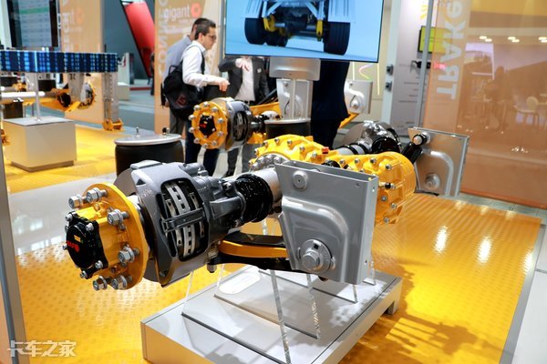 赛夫华兰德saf trake:此前,在国外车展上看到了不少技术先进的挂车