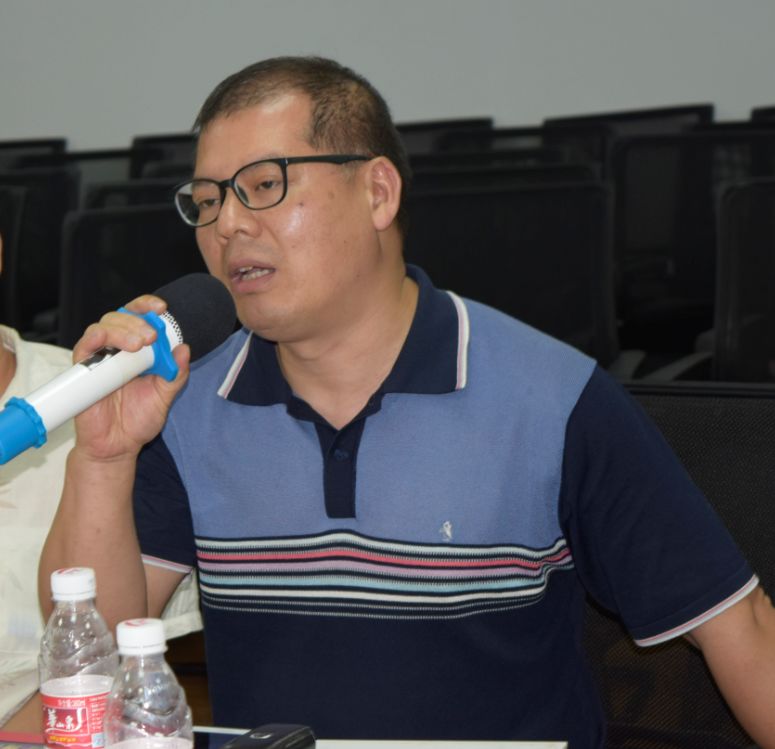 赛尼凯特 曾庆丰