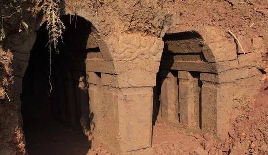 小说中的古墓派和林朝英都是虚构的,但好"活死人墓"却并