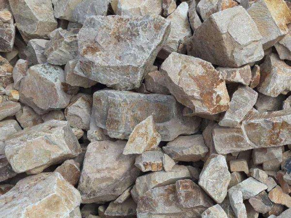 家,另一种为我们所熟悉的主要造岩矿物之一——云母也能被拍得美美的