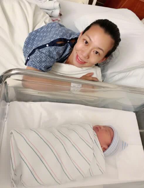 40岁吴辰君二胎产子,生产方式和用时令人佩服她的勇气
