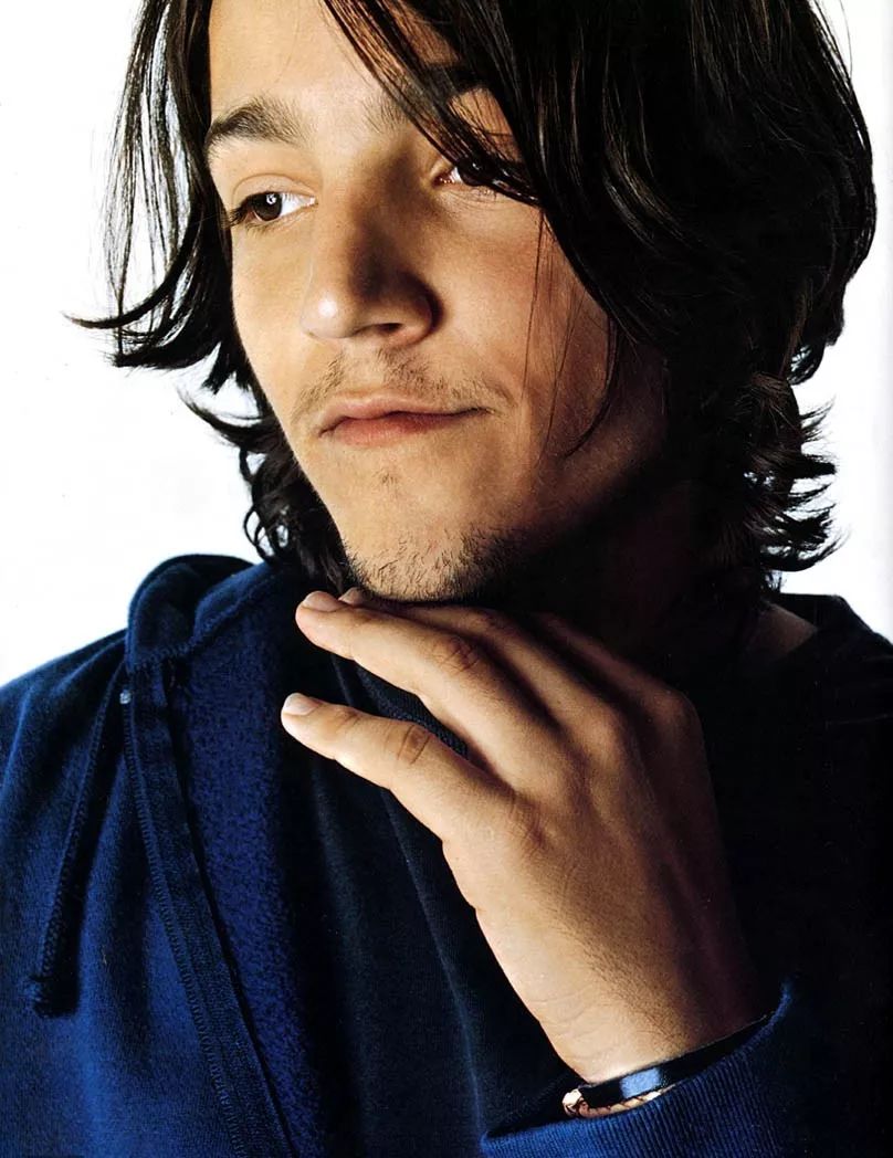 虽然diego luna长得也不错!