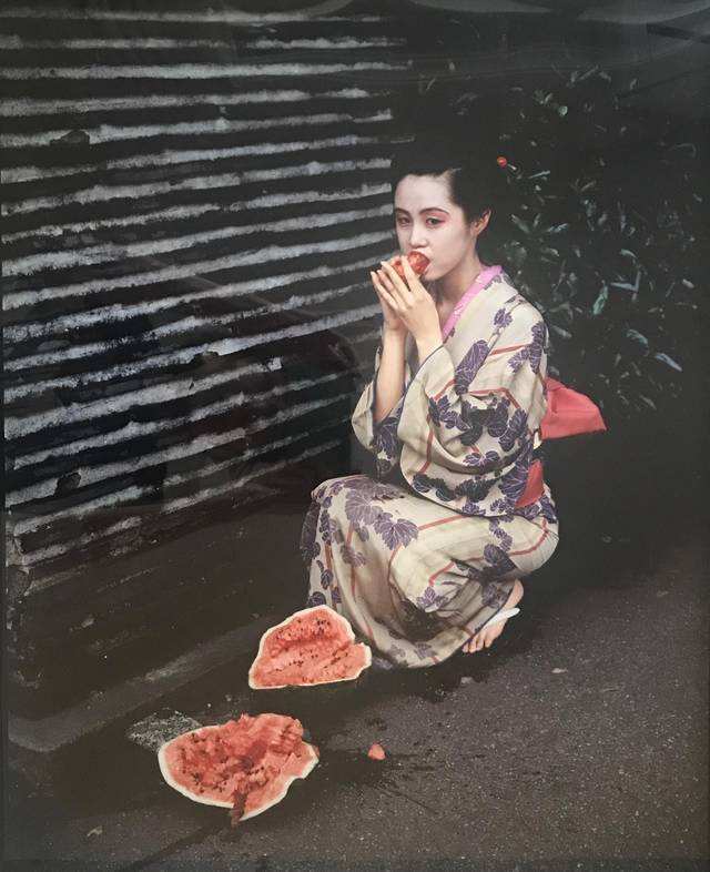 表里不一的日式情欲荒木经惟镜头下的女人与花