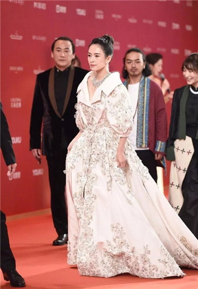 第22届上海国际电影节开幕红毯造型点评
