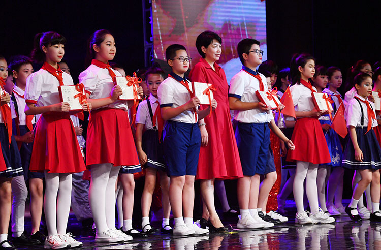 少年感恩 报国追梦 板厂和汇文小学举办毕业礼