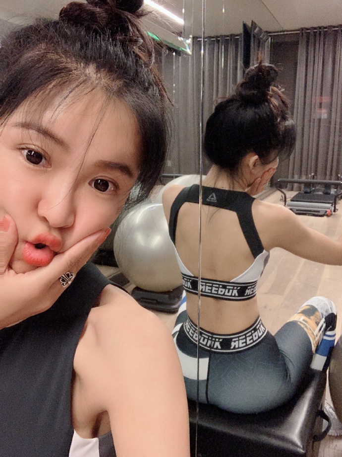 有味道32岁周玲安健身房内狂秀好身材网友怪不得老外会喜欢