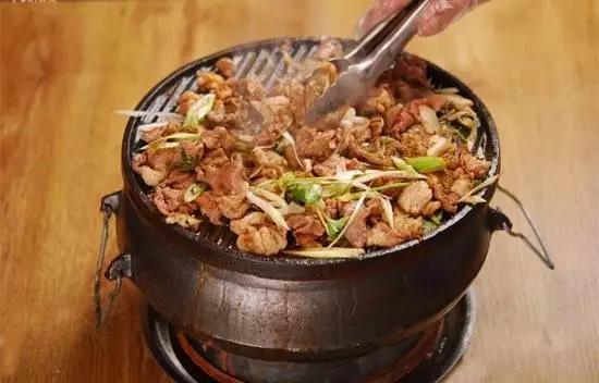 老北京地道的八家炙子烤肉您是文吃还是武吃