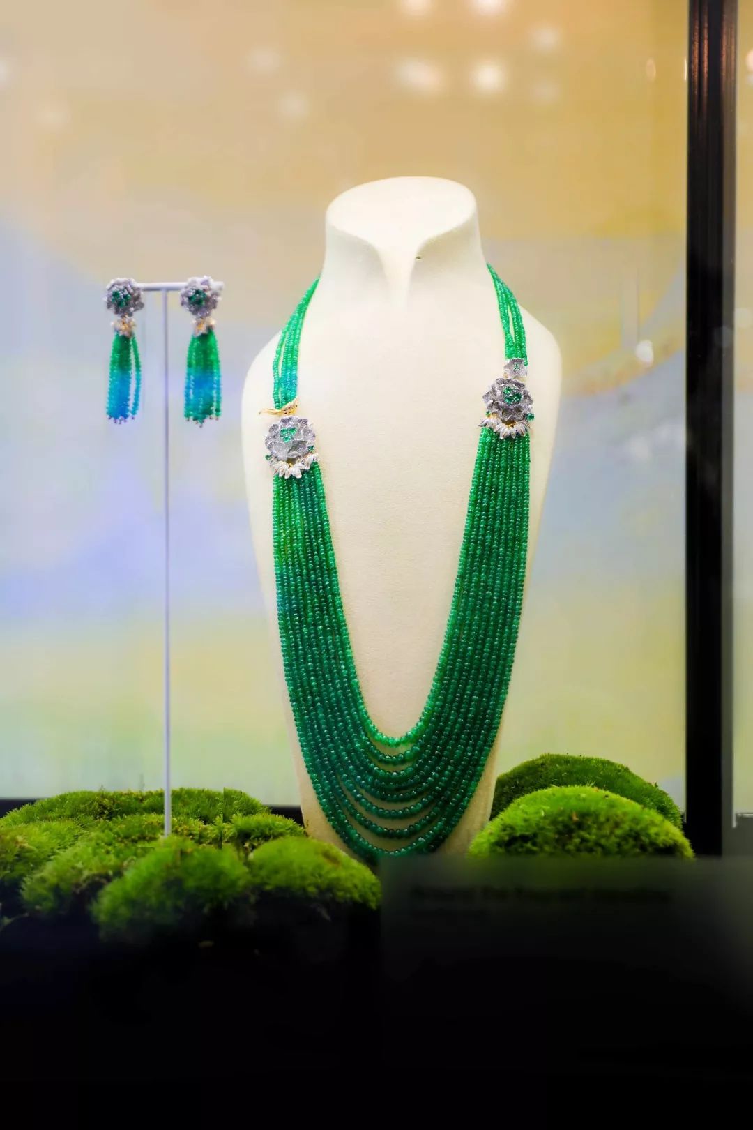 穿越时空的千载技艺东方珠宝华耀卢浮中国皇家珠宝前世今生展绽放世界